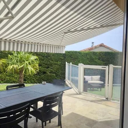 Le Temps D'un Sejour 12 Pers Avec Piscine Chasseneuil-du-Poitou